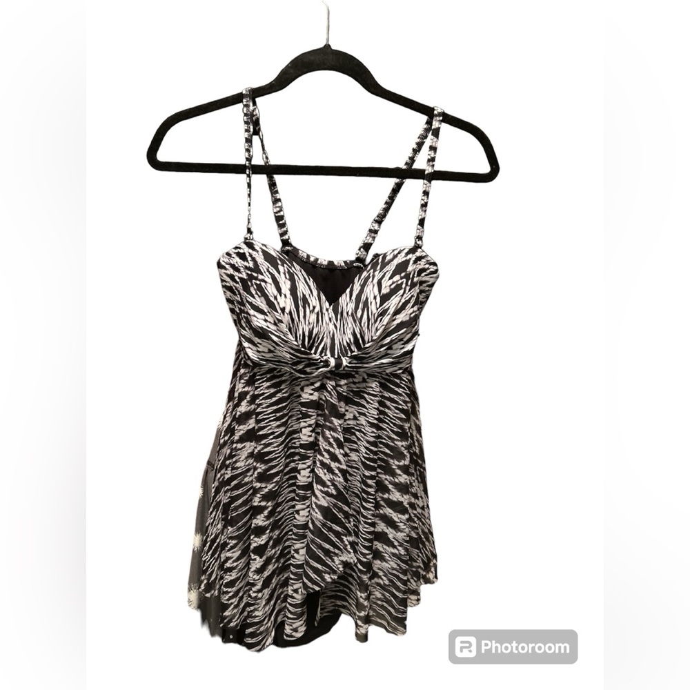 Profile by Gottex Women’s 1-piece bathing suit size 12